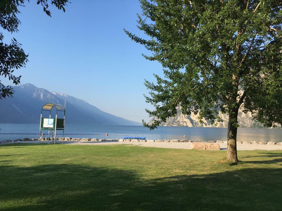 Appartamento Al Lago Riva del Garda Kültér fotó