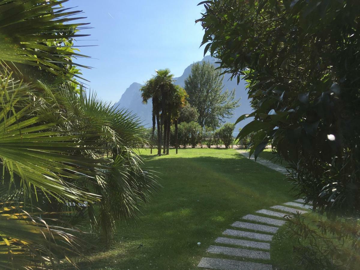 Appartamento Al Lago Riva del Garda Kültér fotó