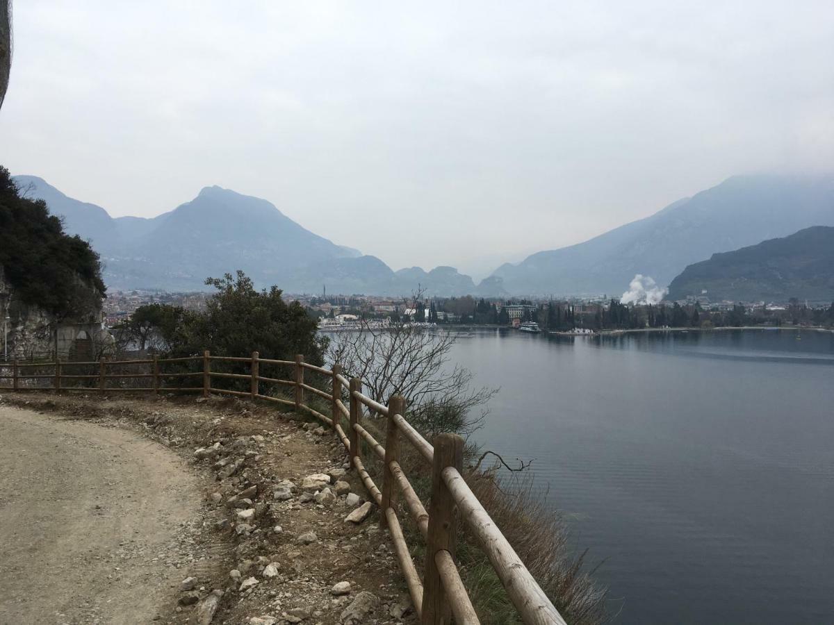 Appartamento Al Lago Riva del Garda Kültér fotó