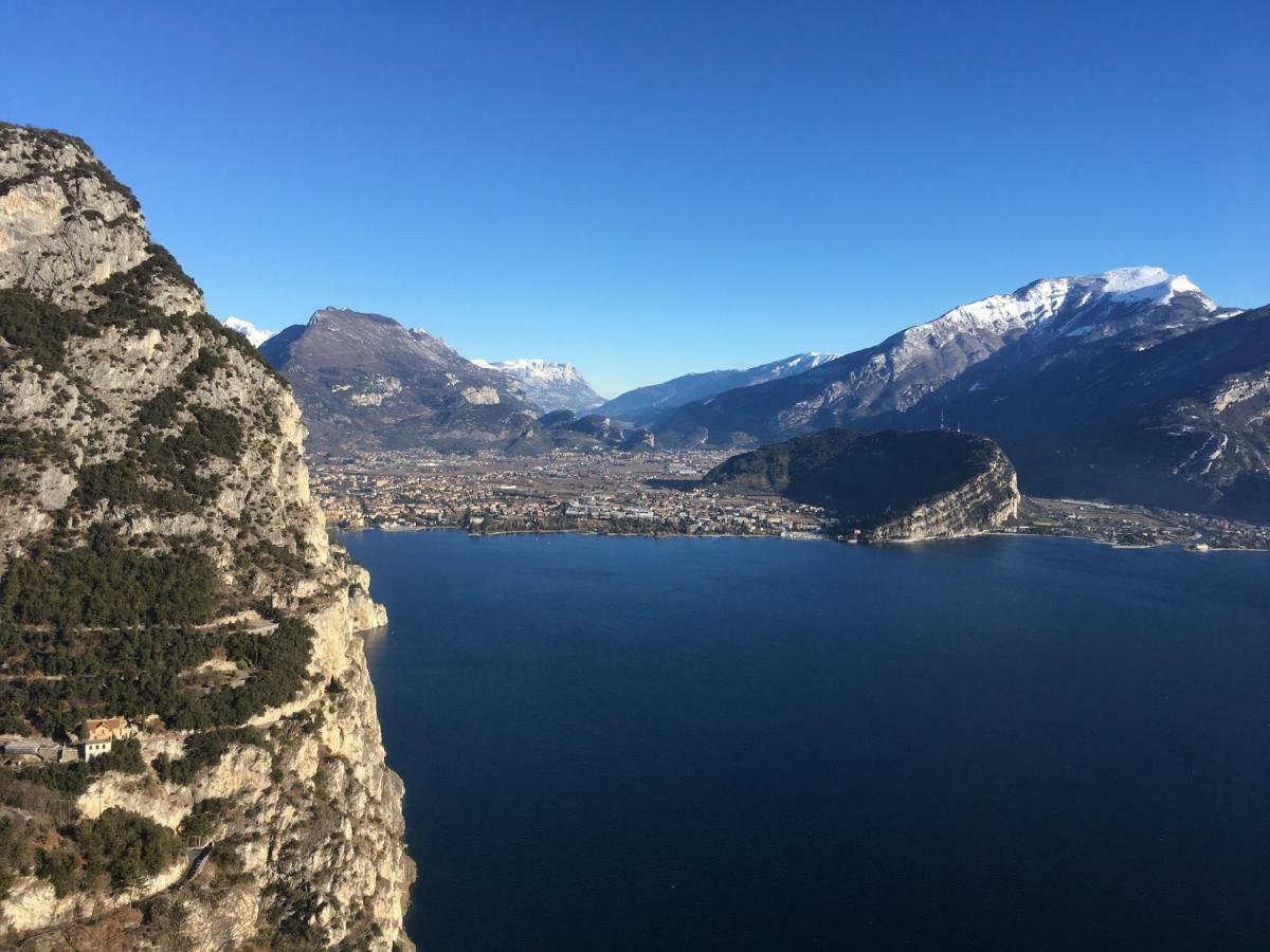 Appartamento Al Lago Riva del Garda Kültér fotó